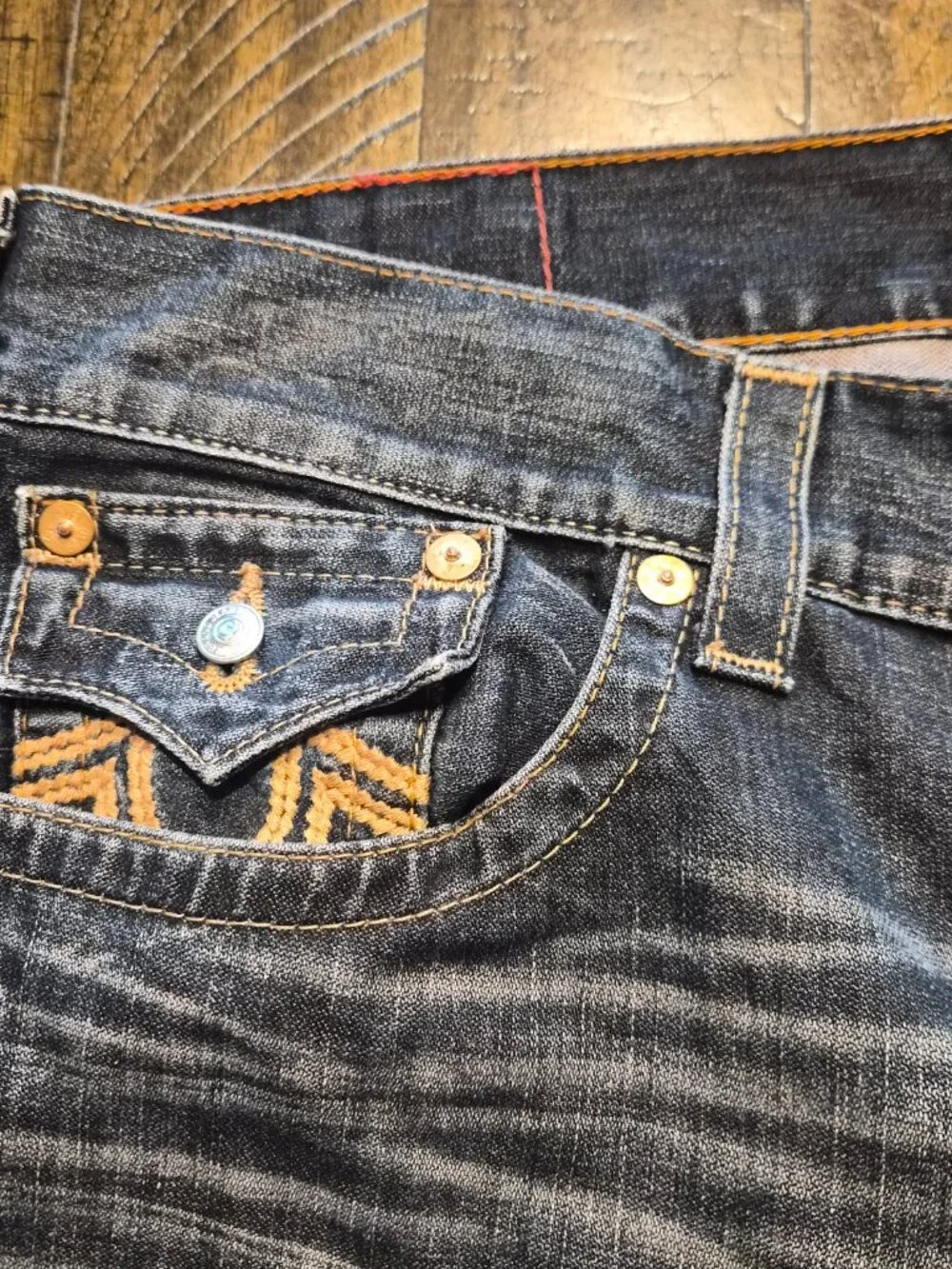 True Religion Mens Jeans Straight  Flap Size 38 X 36 Distressed Braid G678